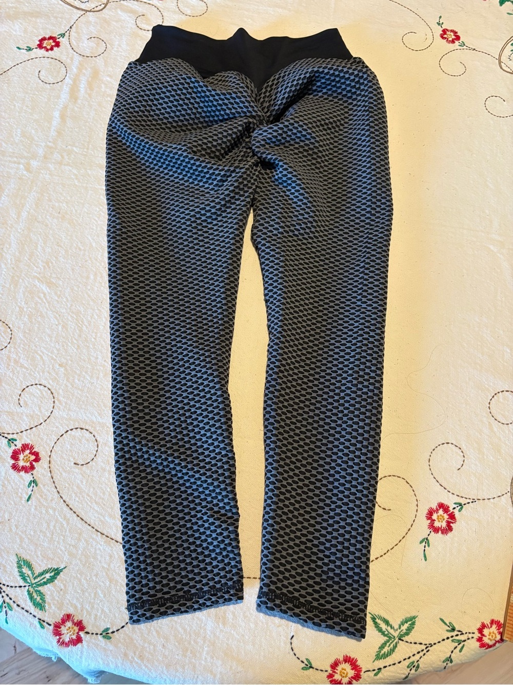 Source Unknown Black & Gray Textured Leggings